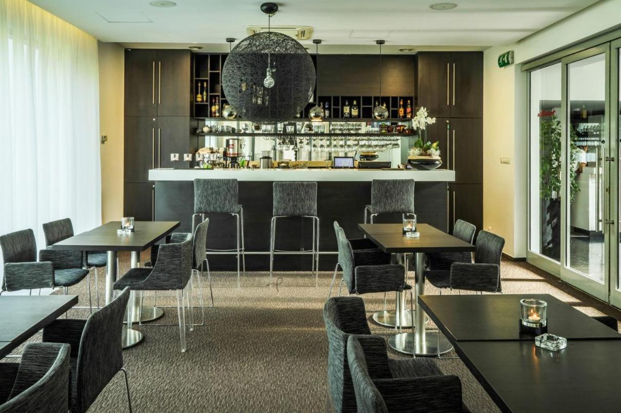 Hotel Mousson 미칼로브체 외부 사진