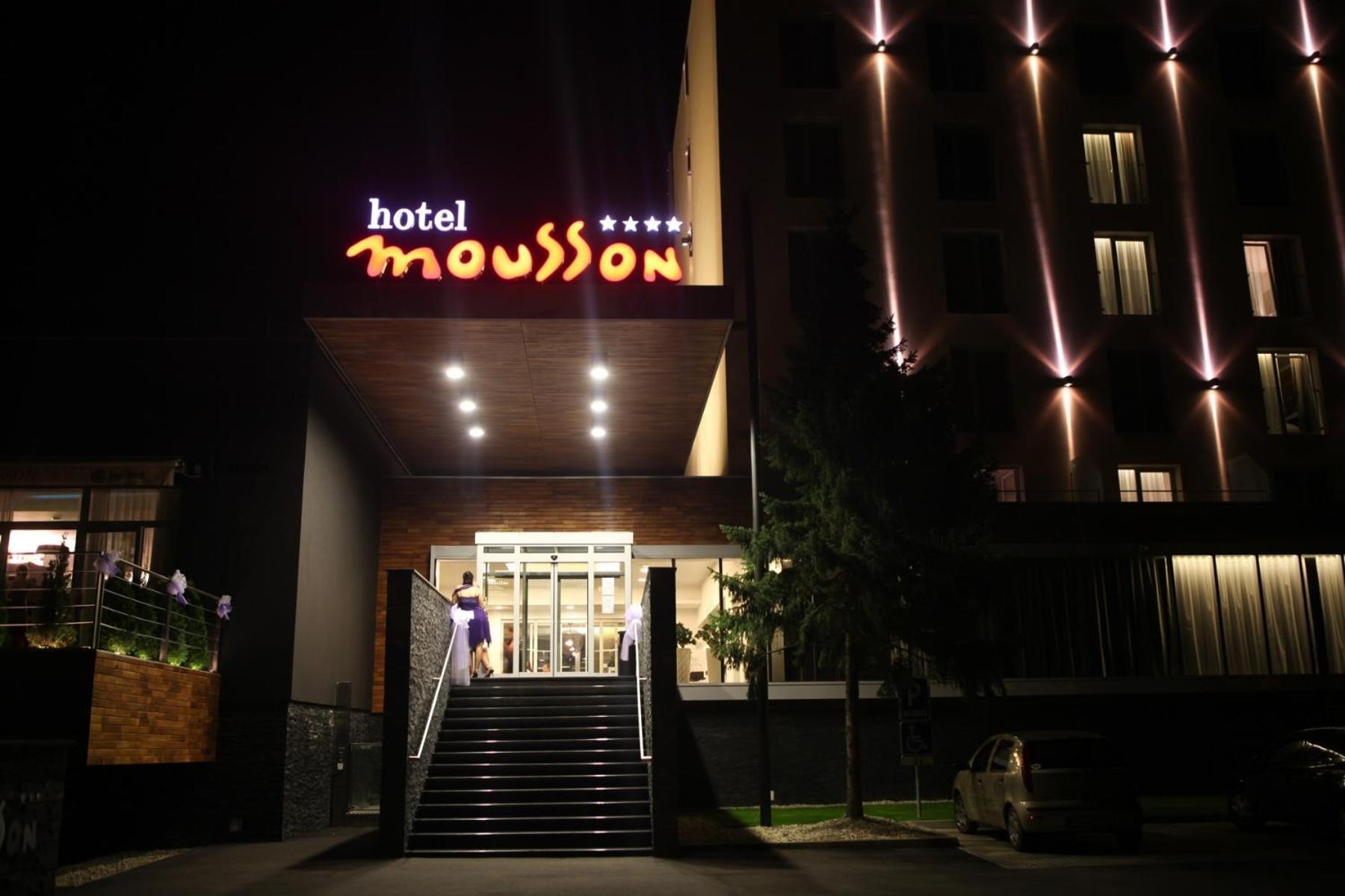 Hotel Mousson 미칼로브체 외부 사진