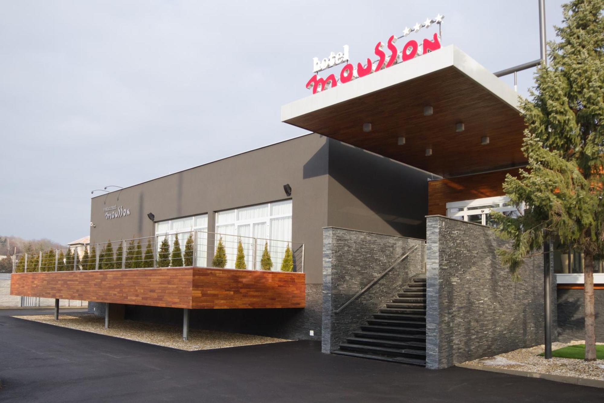 Hotel Mousson 미칼로브체 외부 사진
